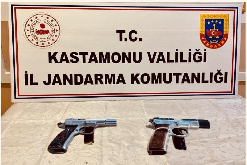 Kastamonu’nun Taşköprü ilçesinden Hanönü ilçesine gelen iki kişi, Hocavakıf köyü