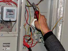 Yeşil Mahallede ev sahibi kiracısının elektriğini kesti. Kiracı polis ekiplerini