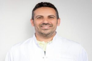 Kastamonu Eğitim ve Araştırma Hastanesinde ineklerden elde edilen dikişsiz canlı