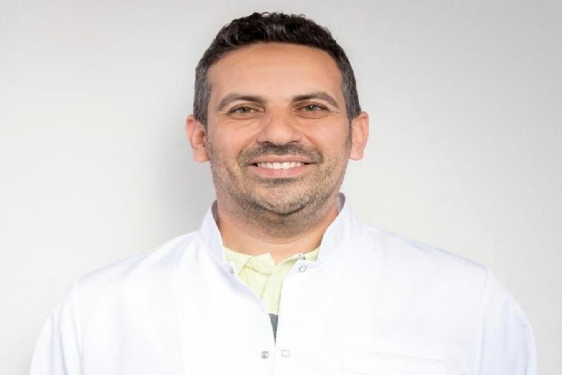 Kastamonu Eğitim ve Araştırma Hastanesinde ineklerden elde edilen dikişsiz canlı