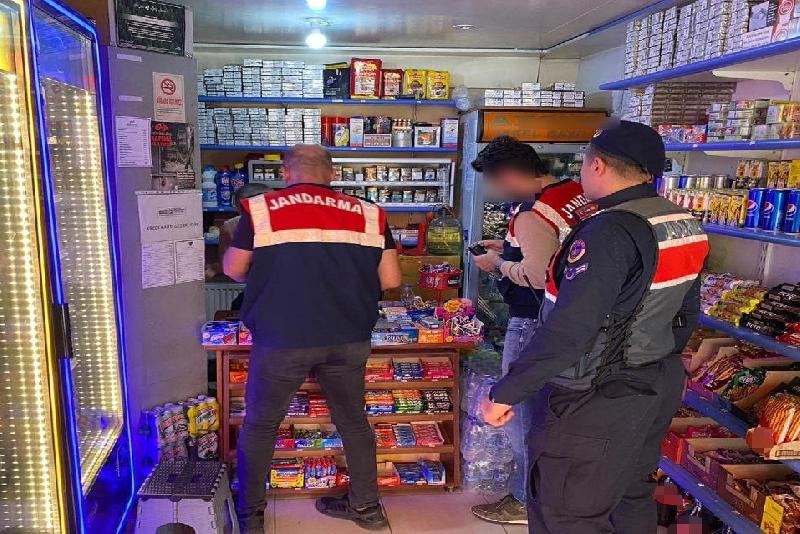 Jandarma ekipleri “Türkiye Duman Uygulaması” uygulaması gerçekleştirdi Zonguldak’ta jandarma ekipleri tarafından 105 personelle Türkiye Duman Uygulaması gerçekleştirildi.