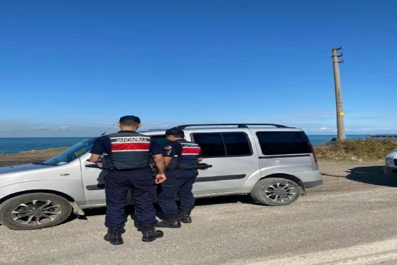 Zonguldak’ta jandarmanın 34 ekip ile gerçekleştirdiği ’huzurlu sokaklar’ denetiminde çeşitli
