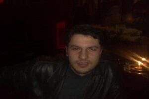 Bartın’da bir kamyonet ile çarpışan otomobil alev topuna döndü. İtfaiye