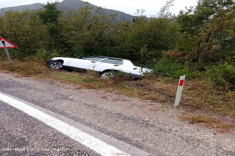 Kastamonu’da kayganlaşan yolda kontrolden çıkan otomobil şarampolde devrildi Kastamonu’nun Cide ilçesinde yağışlı hava sebebiyle kayganlaşan yolda kontrolden çıkan