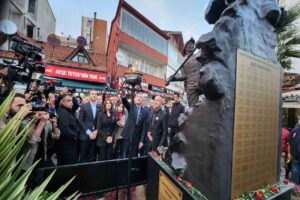 CHP Genel Başkanı Kemal Kılıçdaroğlu, Bartın’ın Amasra ilçesinde Cumhuriyet Meydanı’nın