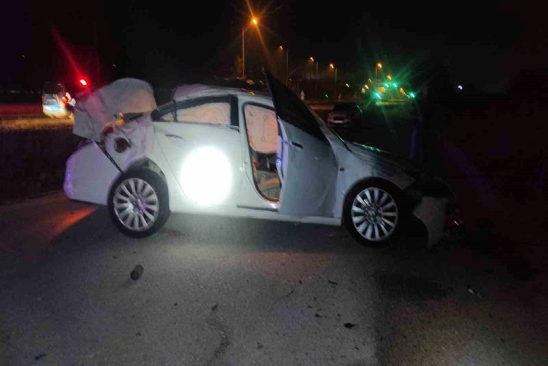 Kontrolden çıkan otomobil tali yola uçtu: 1 yaralı Bolu’da kontrolden çıkan otomobilin tali yola uçması neticesinde meydana gelen