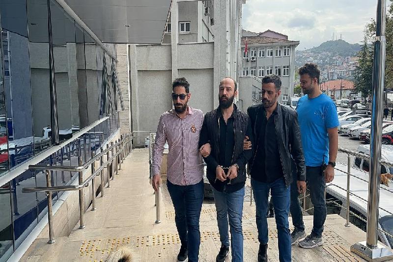 Tartıştığı adamı ayağından vuran zanlı tutuklandı Zonguldak’ta aralarında husumet olduğu iddia edilen kişiyi ayağından silahla yaralayan