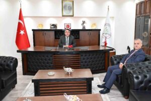 Zonguldak Vali Yardımcısı Muammer Balcı, ZBEÜ Rektörü Prof. Dr. İsmail