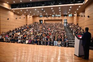 Zonguldak Bülent Ecevit Üniversitesinde (ZBEÜ) üniversiteye yeni kayıt olan öğrenciler