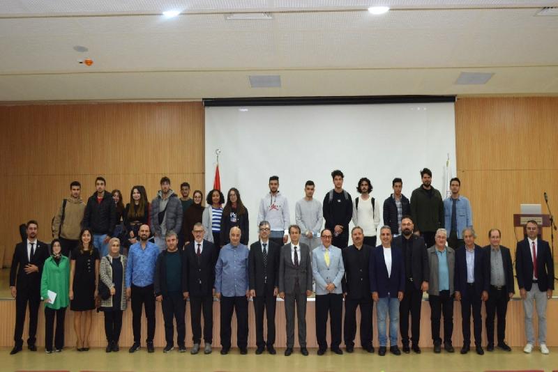 ZBEÜ’de Yapay Zekanın Geleceği Konuşuldu ZBEÜ Mühendislik Fakültesi tarafından “Yapay Zekânın Geleceği” konulu panel gerçekleştirildi.