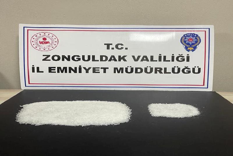 Zonguldak’ın Kdz. Ereğli ilçesinde narkotik ekiplerinin düzenlediği operasyonda yakalanan 2
