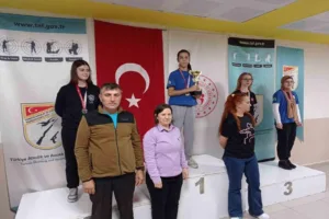 DÜZCE(İHA) –Sakarya’da düzenlenen 10 Kasım Atatürk’ü Anma kupası havalı silahlar