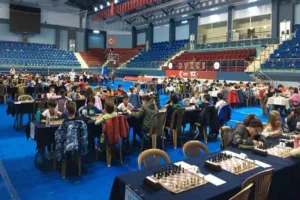 DÜZCE(İHA) –Düzce satranç küçükler il birinciliği rekor katılımla yapıldı. Türkiye