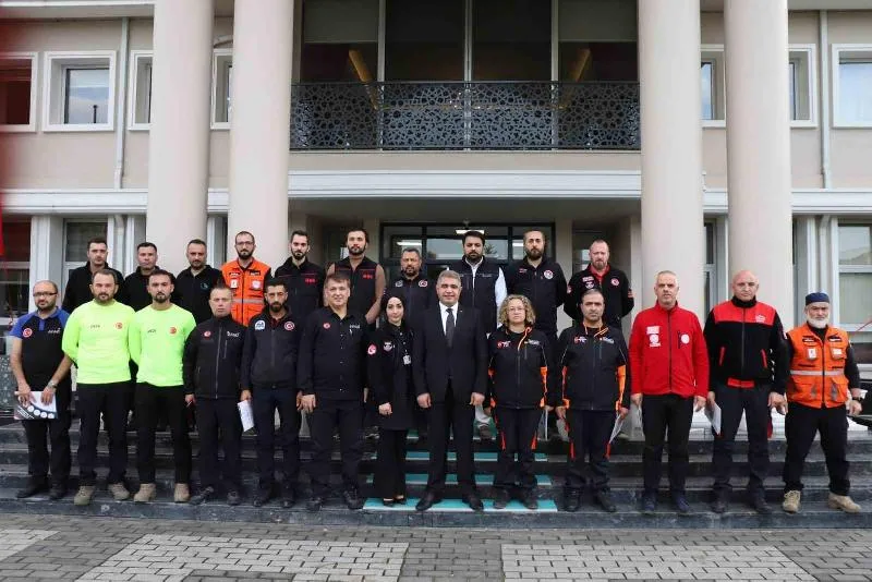 DÜZCE(İHA) – Düzce Valisi Selçuk Aslan, 6 Şubat depremlerinde arama