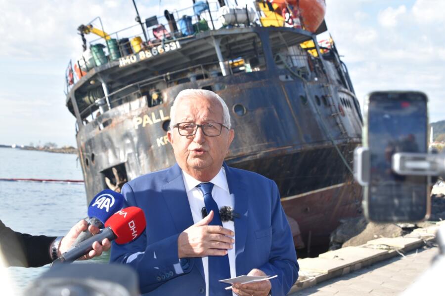 KENTİ YENİDEN İNŞA EDEBİLMEMİZ İÇİN, KDZ. EREĞLİ AFET BÖLGESİ İLAN EDİLMELİ Kdz. Ereğli Belediye Başkanı Halil Posbıyık, tarihinin en büyük felaketini