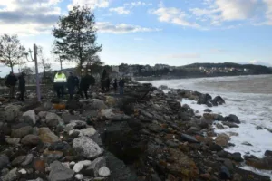 Zonguldak’ın Alaplı Belediye Başkanı Nuri Tekin, birim amirleri birlikte olumsuz