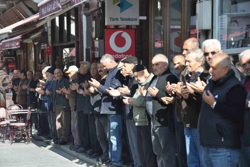 Asırlardır sürdürdükleri esnaf duasında Atatürk’ü andılar