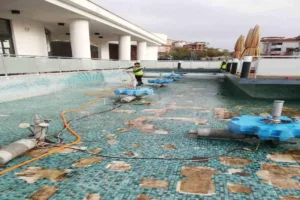 Bartın kent merkezindeki refüj ve parklarda yer alan süs havuzlarında