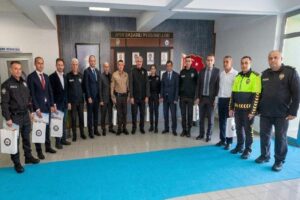 Düzce İl Emniyet Müdürlüğü’nde Ekim ayının en başarılı personelleri ödüllendirildi.