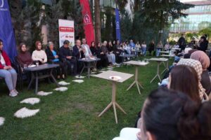 Düzce Belediye Başkanı Dr. Faruk Özlü, gençlerle bir araya geldi.