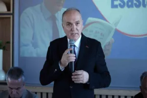 Düzce Belediye Başkanı Dr. Faruk Özlü, ‘Belediyeciliğin Esasları’ kitabının tanıtımında