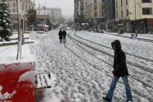 Bolu Valiliği, ‘Kimse Sokakta Kalmasın’ sloganı ile sokakta kalan, kimsesiz