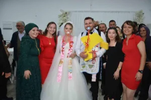 Zonguldak Alaplı ilçesinde Kader ile Onur Yüce çiftinin düğününde damadın