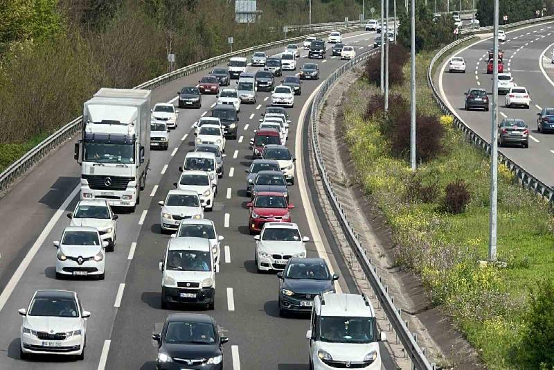 Düzce ki araç sayısı artıyor DÜZCE(İHA) – Düzce ilinde trafiğe kayıtlı araç sayısı 135 bine