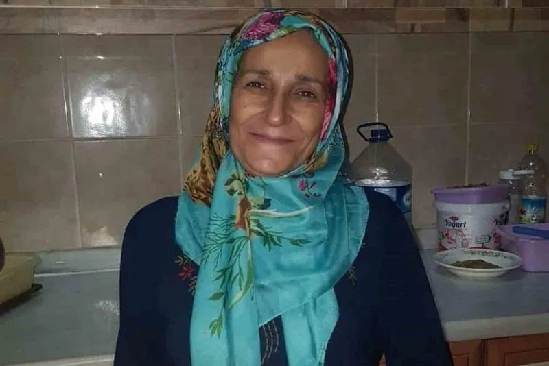 Fındık bahçesinde düşen kadın hayatını kaybetti Kastamonu’nun Cide ilçesinde çalışmak için gittiği fındık bahçesinde dengesini kaybederek