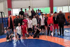 B Okul Sporları Serbest-Grekoromen Güreş Müsabakaları Özkan Olcay Güreş Salonu’nda