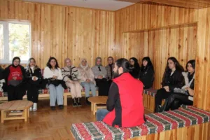 Bolu’da polis ekipleri tarafından Abant İzzet Baysal Üniversitesinde eğitim gören