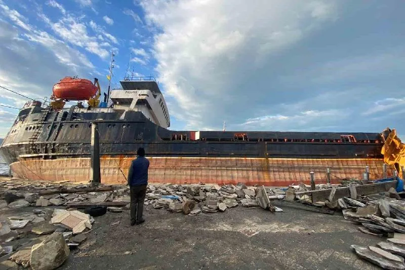 Zonguldak’ın Ereğli ilçesinde 19 Kasım’da sürüklenerek karaya oturan Pallada isimli