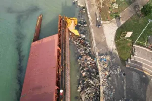 Zonguldak’ın Ereğli ilçesinde batan gemideki kayıp 11 mürettebatı arama çalışmaları