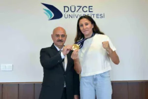 Düzce Üniversitesi Spor Bilimleri Fakültesi’nden mezun olan Milli Sporcu Bediha