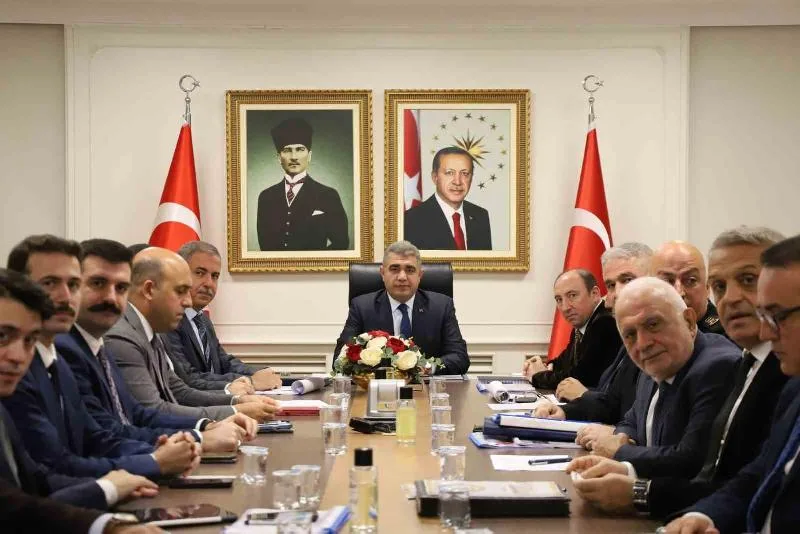 Kış tedbirleri masaya yatırıldı 2024 yılı kış tedbirlerinin ele alındığı toplantı gerçekleştirildi. Avrupa’yı Anadolu’ya