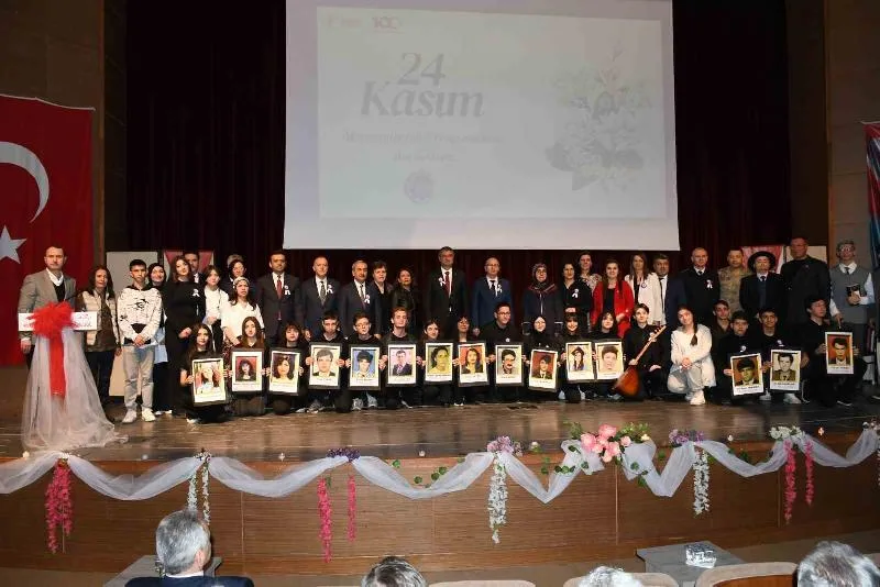 Karabük’te 24 Kasım Öğretmenler Günü düzenlenen çeşitli programlarla kutlanırken, lise