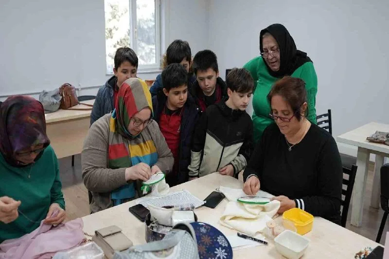 DÜZCE(İHA) – Düzce’de 6 noktada 59 farklı branşta binlerce kişiye