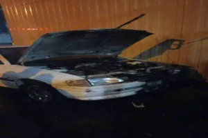 Bolu’da İzzet Baysal Küçük Sanayi Sitesi içerisinde park halindeki otomobilin