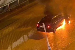 Karabük’te seyir halinde olan otomobilin motor kısmında çıkan yangın, itfaiye
