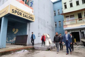 DÜZCE(İHA) –Düzce Valisi Selçuk Aslan, yaşanan depremler sonrası eğitim ve