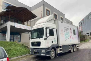 DÜZCE(İHA) – Düzce Sağlık Müdürlüğü Kanser tarama tırı Bahçeşehir bölgesinde
