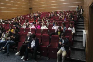 Kastamonu Üniversitesi’nde Dünya Sinema Günü dolayısıyla düzenlenen bilgi yarışmasında öğrenciler,