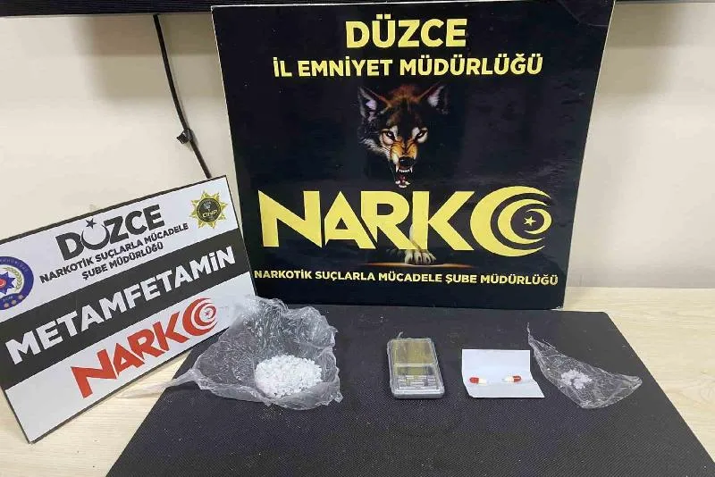 DÜZCE(İHA) – Düzce’de polis ekiplerince yapılan şok uygulamada yakalanan 2