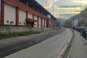 Kastamonu’nun İnebolu ilçesinde karşıya geçmek isteyen 8 yaşındaki çocuğa çarpan