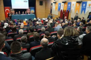 AK Parti Genel Başkan Yardımcısı Erkan Kandemir, Düzce’de teşkilatlarla bir