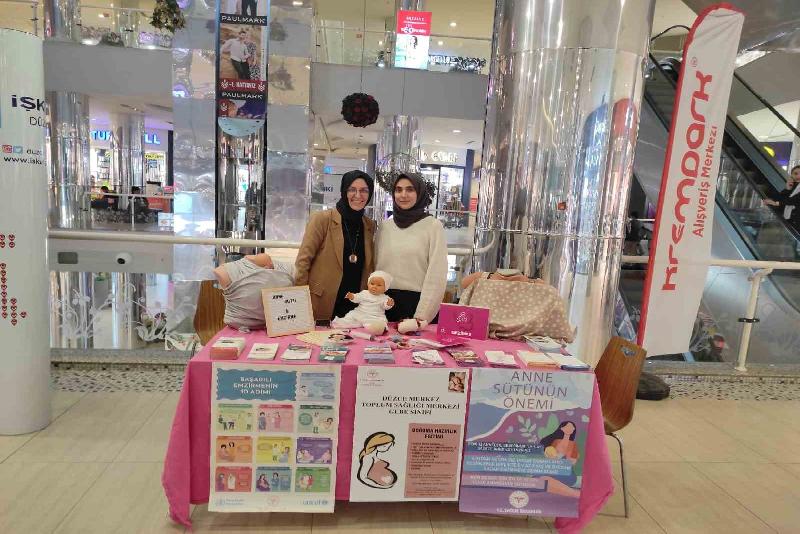 Anne adayları bilgilendirildi DÜZCE(İHA) – Düzce İl Sağlık Müdürlüğü ekipleri alışveriş merkezinde stant