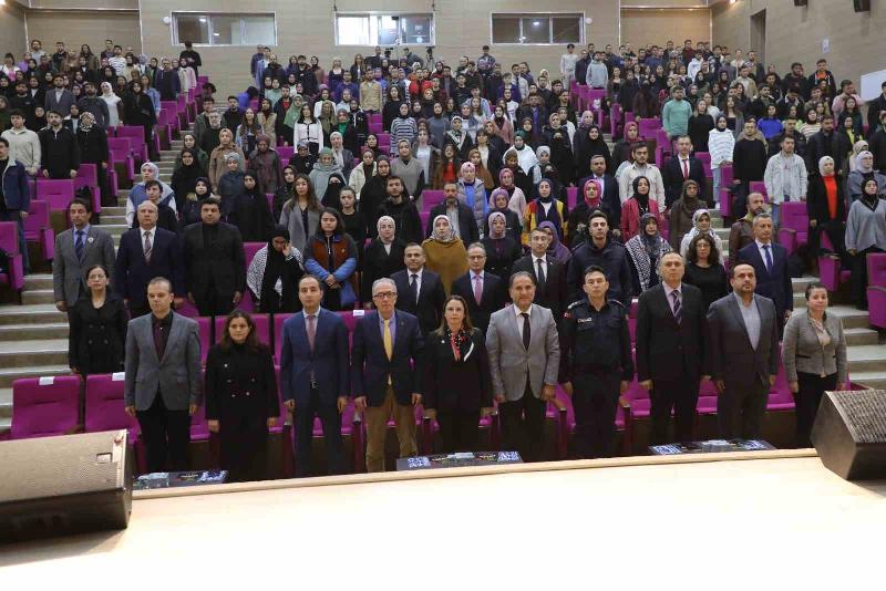 Bartın Üniversitesinde (BARÜ) düzenlenen ‘Çeşm-i Cihan Sohbetleri’ kapsamında Türkiye’nin Orta