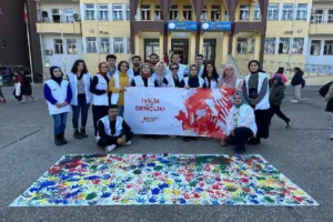 Düzce Üniversitesi Genç Yeryüzü Doktorları Topluluğu, sosyal sorumluluk faaliyetinde, depremden