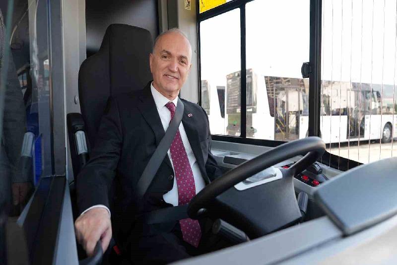 Düzce Belediyesi, toplu ulaşımda yaşanan yoğunluğun önüne geçmek için 10