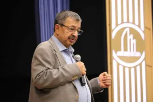 Zonguldak Bülent Ecevit Üniversitesi’nde "Hayata Şiirden Bakmak" konulu söyleşide okurlarıyla